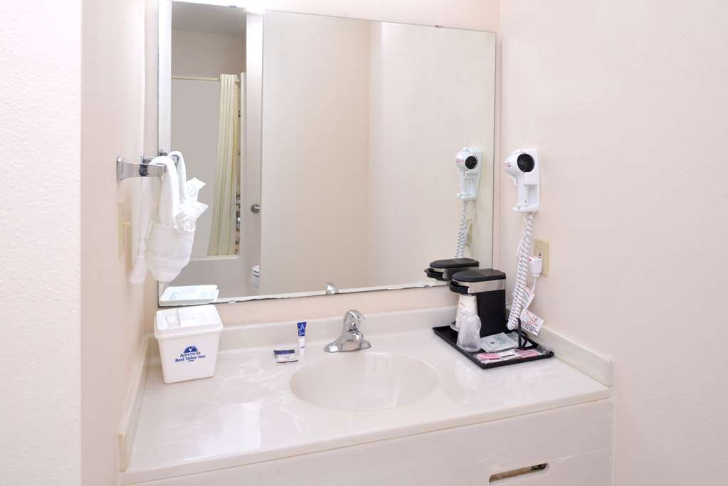Americas Best Value Inn Sullivan - photo 17