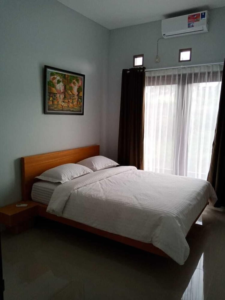 Villa Fahim 2 Puncak 4 Bedroom — Caringin — photo 4