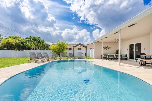 Amazing 5BR Villa Heated Pool near Hard Rock — 4-Star Luxury Hotel in Hollywood, United States