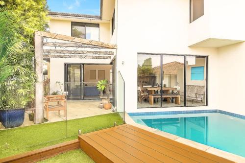 The Poolside Getaway - carbon neutral hotel in Perth