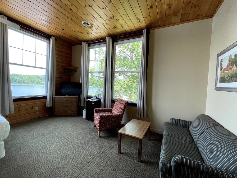 Hanging Horn Lakeside Resort - photo 46