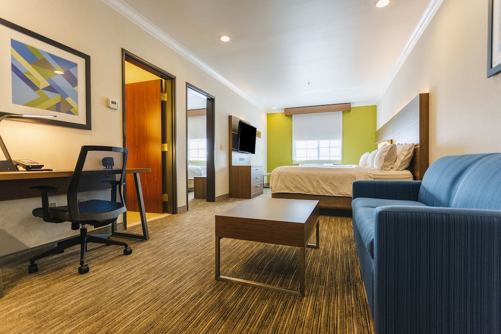 Holiday Inn Express Suites Davis University Area - photo 13