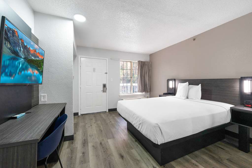 Studio 6 Extended Stay Tucker GA Atlanta Northlake - photo 8