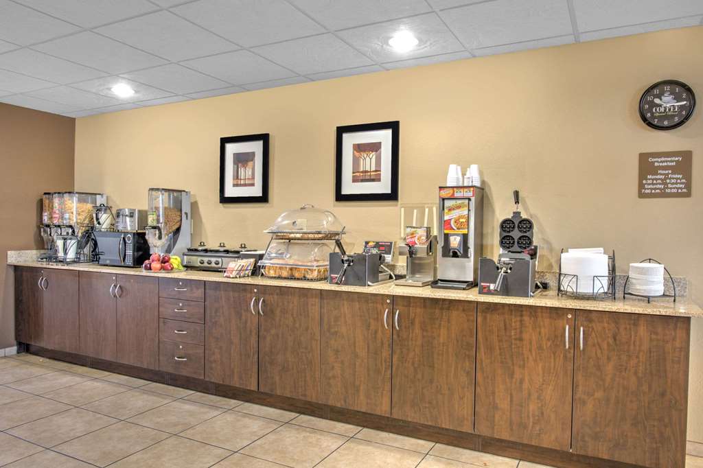 Microtel Inn & Suites by Wyndham Harrisonburg - photo 11