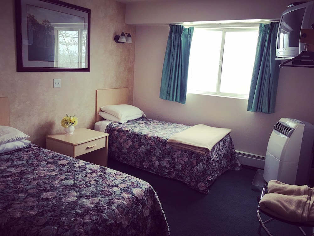 Windbreak Hotel - photo 11