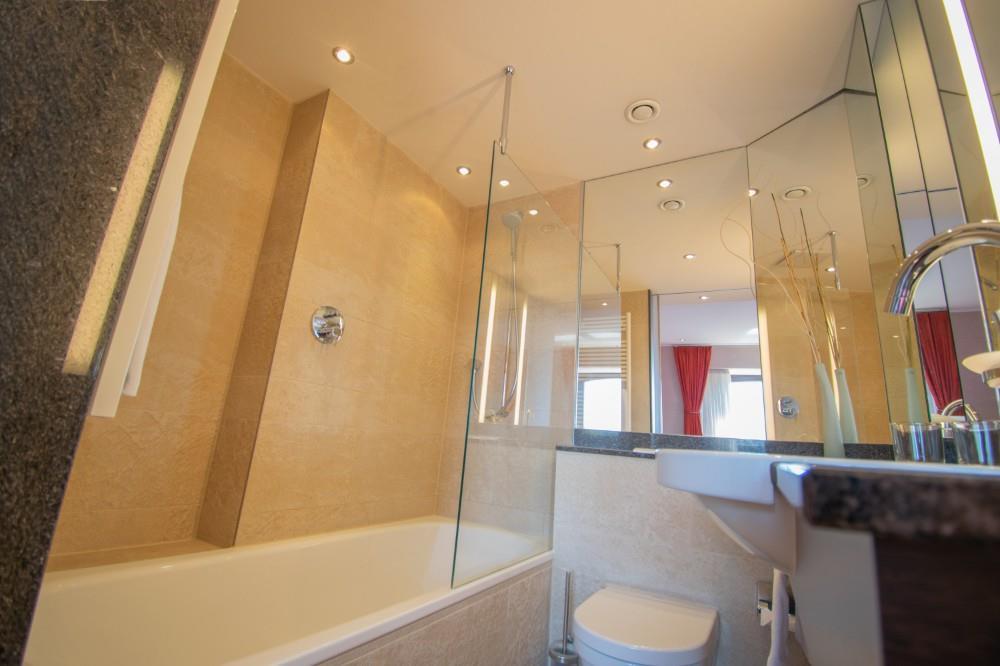 deluxe zimmer red bad original