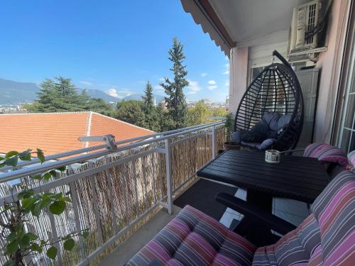 Pine Tree Spacious 2 BDR Apartment near Tanners' Bridge with hot tub — 4-Star Luxury Hotel in Tirana, Albania
