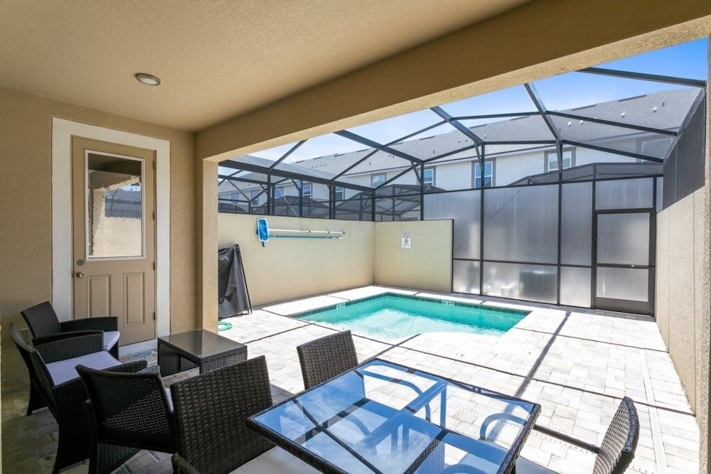 Luxury Town With Splash Pool In Solara Resort 4 Bedroom Townhouse by RedAwning - photo 16