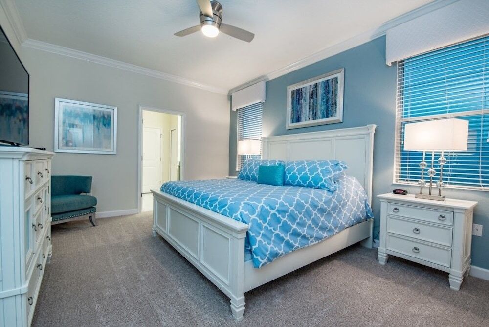 9000Hs — 4-Star Luxury Hotel in Davenport, United States