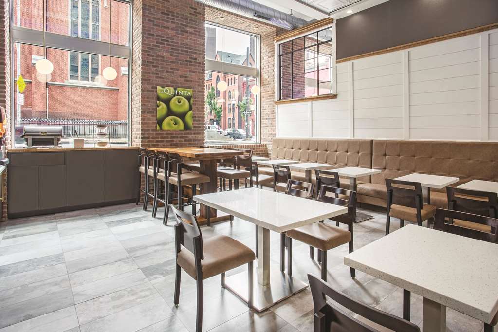 La Quinta Inn & Suites by Wyndham Baltimore Downtown - photo 26