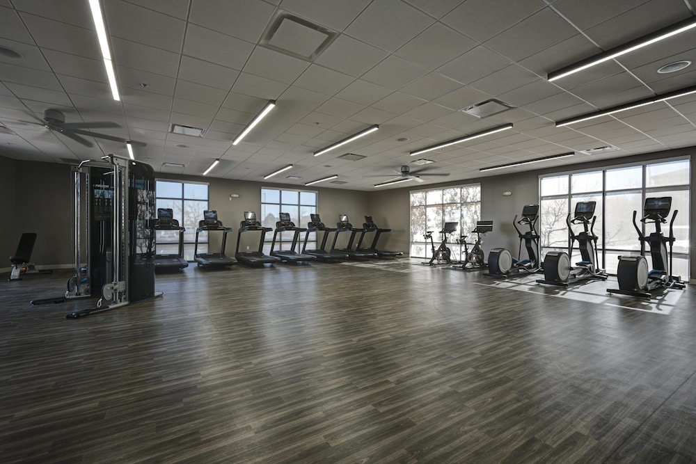 DoubleTree by Hilton Denver International Airport - photo 33