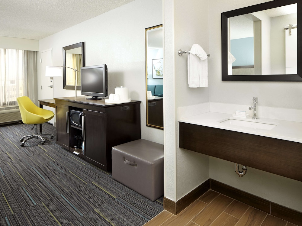 Hampton Inn Orlando Near Universal Blv International Dr - photo 8