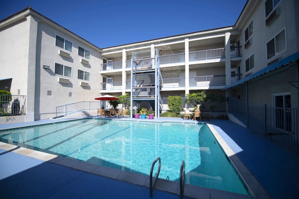 Brookhurst Plaza Inn - photo 28