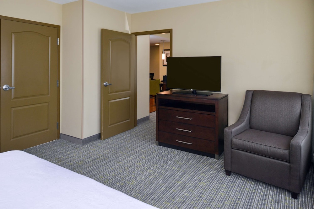 Homewood Suites by Hilton Fresno - photo 15