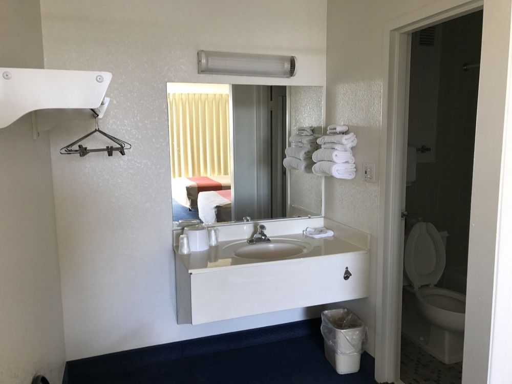 Motel 6 El Paso Central - photo 20