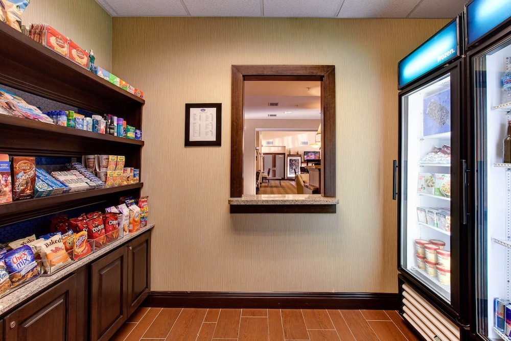 Hampton Inn & Suites Chicago St. Charles - photo 14