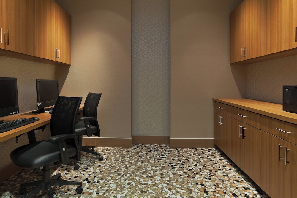 SpringHill Suites Anaheim Maingate - photo 34