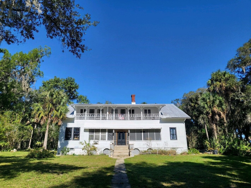 Blue Sky Manor - last minute hotel in Interlachen