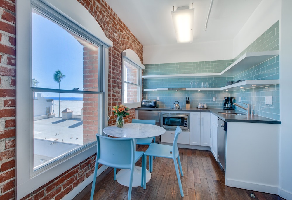 Venice Breeze Suites - photo 22