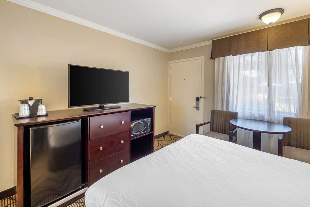 Best Western Plus Orchid Hotel & Suites - photo 29