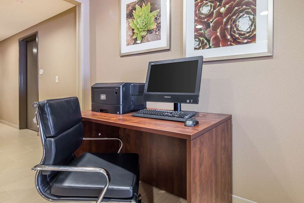 Suburban Studios Midland I 20 - photo 16