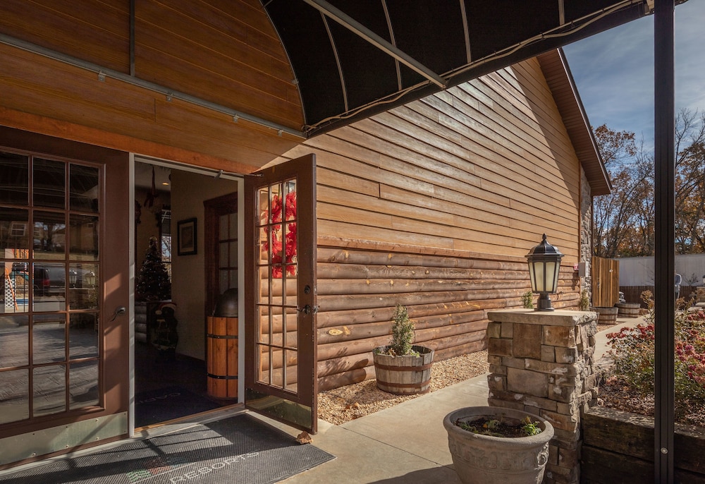 Lodges At Table Rock - carbon neutral hotel in Branson