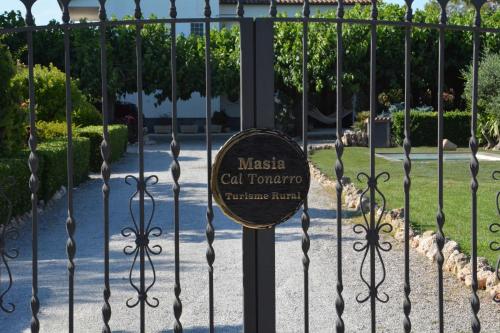 Masia Cal Tonarro — hotel in Vilanova I La Geltru