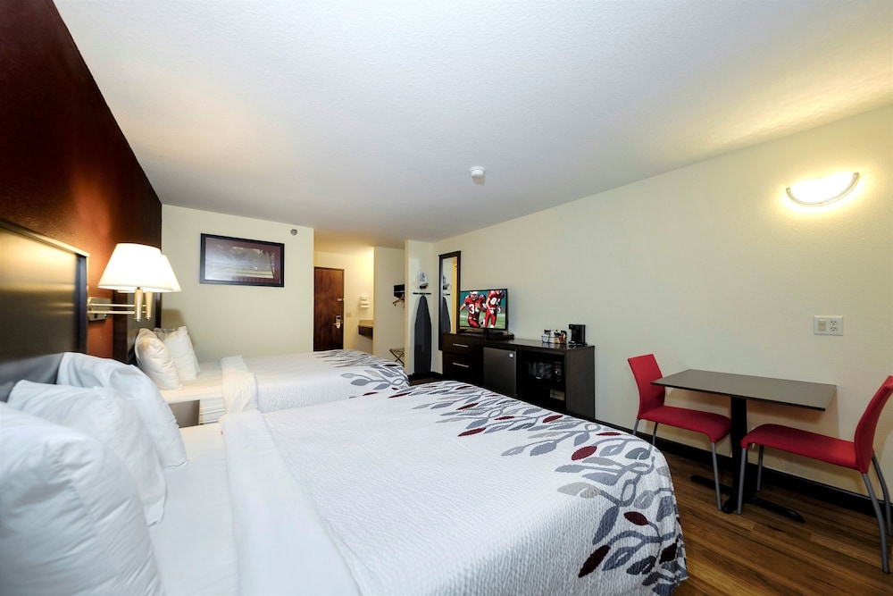 Red Roof Inn Osage Beach Lake of the Ozarks - photo 7