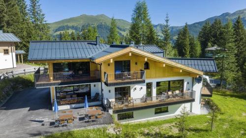 Sam Alm Top 3 - last minute hotel in Unknown City