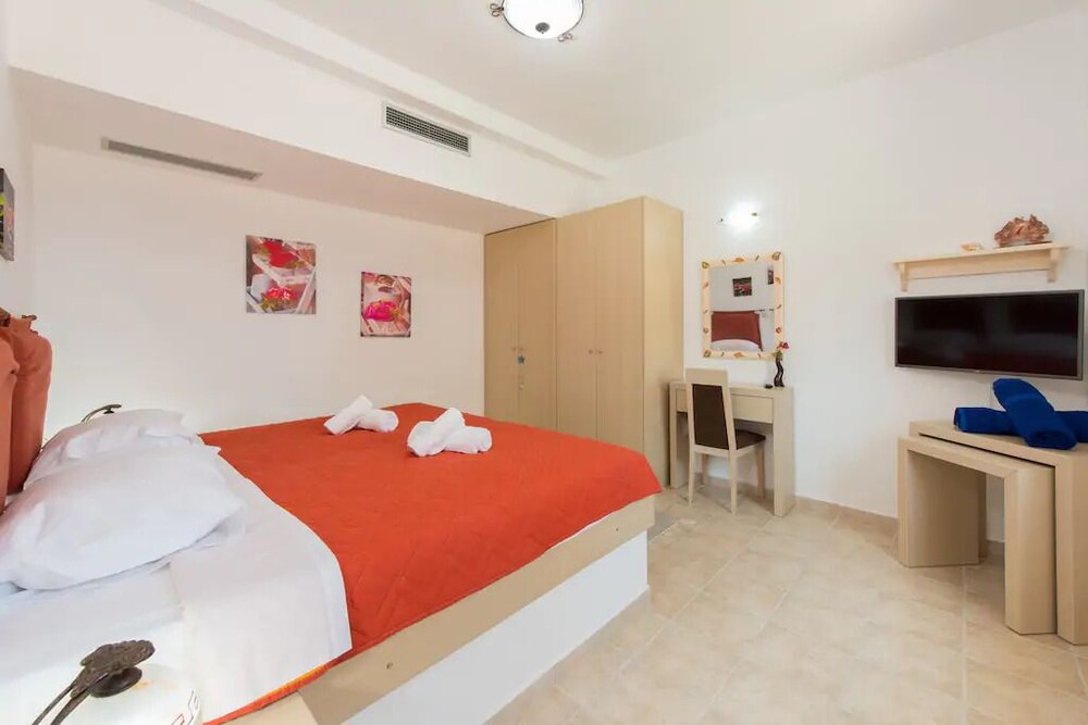 Luxurious sea View Villa Pasithea in Rhodes Greece — 4-Star Luxury Hotel in Rodos, Greece