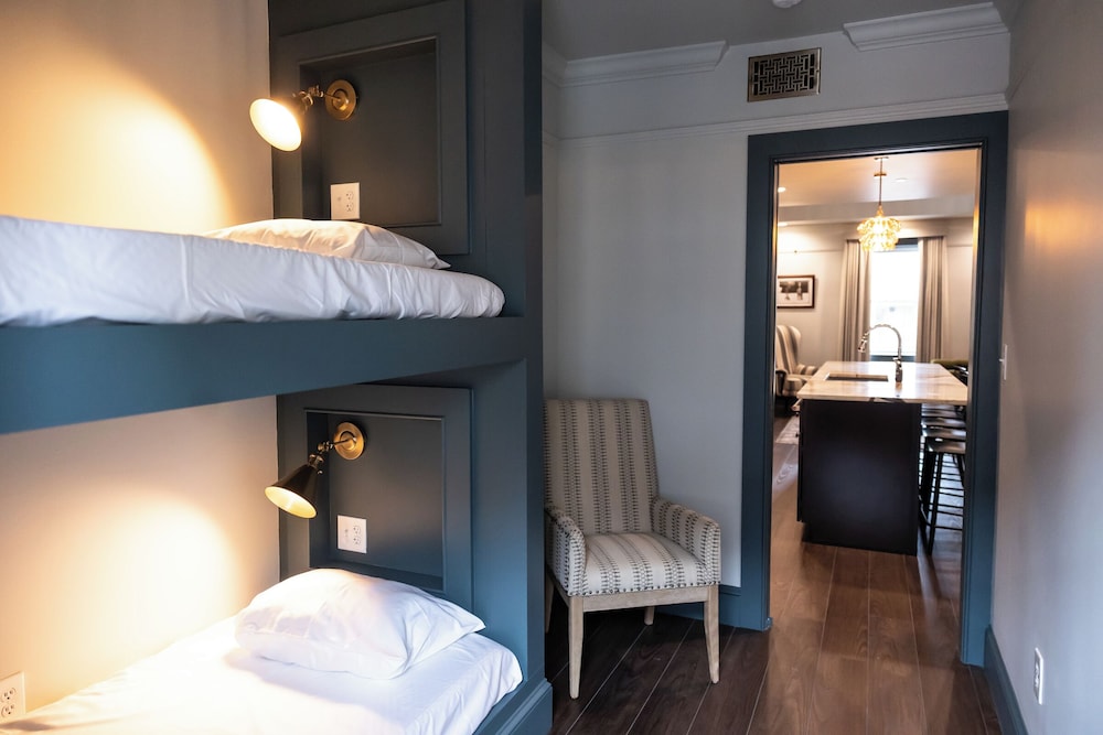 The Gas Lamp Hotel 3BR Suite Edison - photo 7