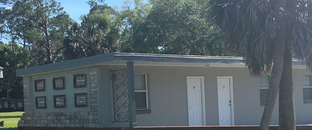 Skylark Motel - photo 27