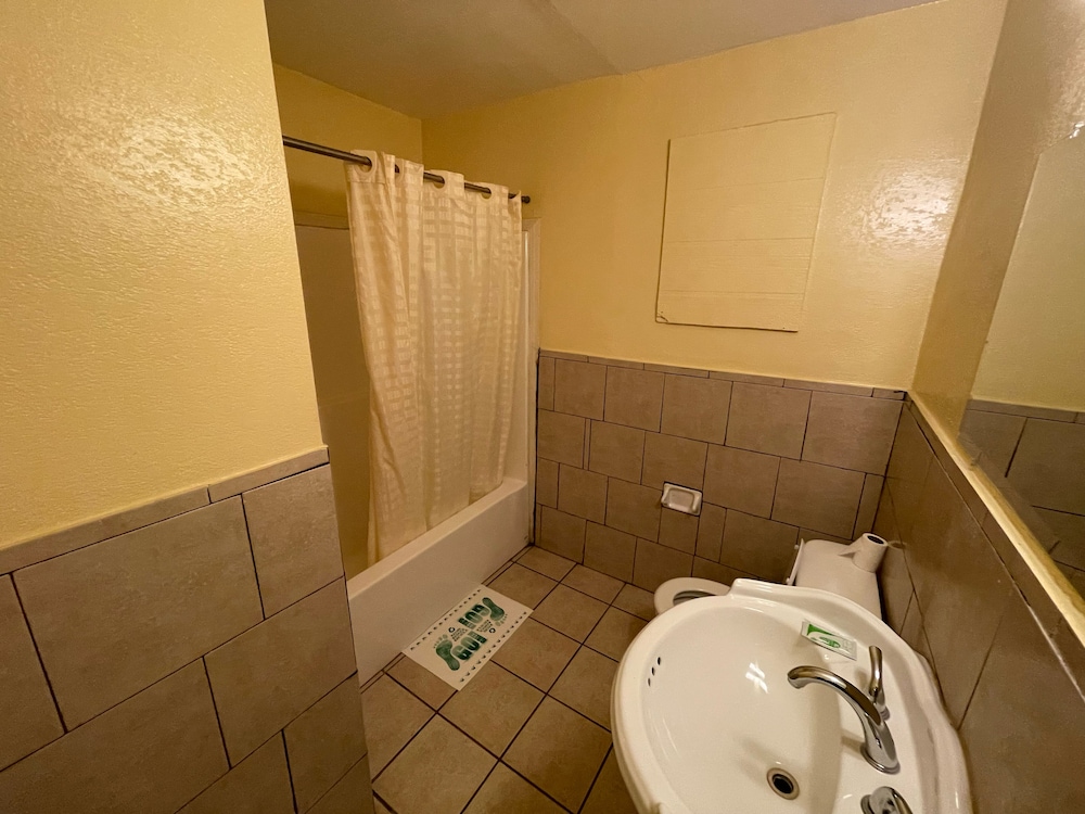 Royal Palms Motel & RV Park - photo 14