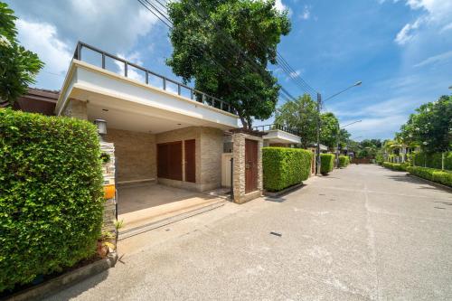 VIP Pool Villa 3E1 230m Rawai Beach — 4-Star Luxury Hotel in Rawai, Thailand