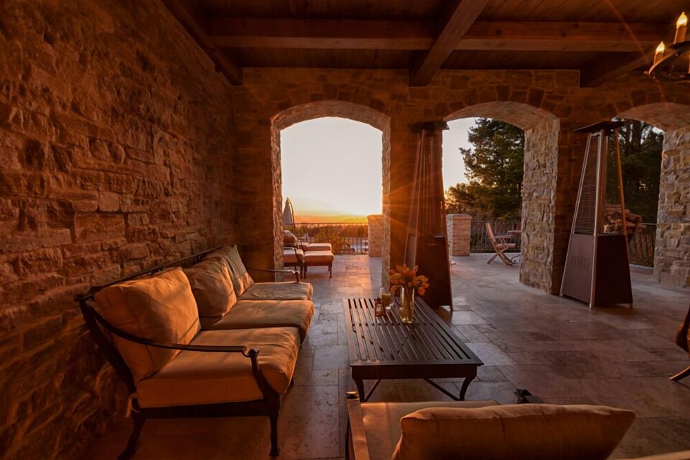 LX1 Chateau D' Renaitre Estate Carmel by the sea - photo 27