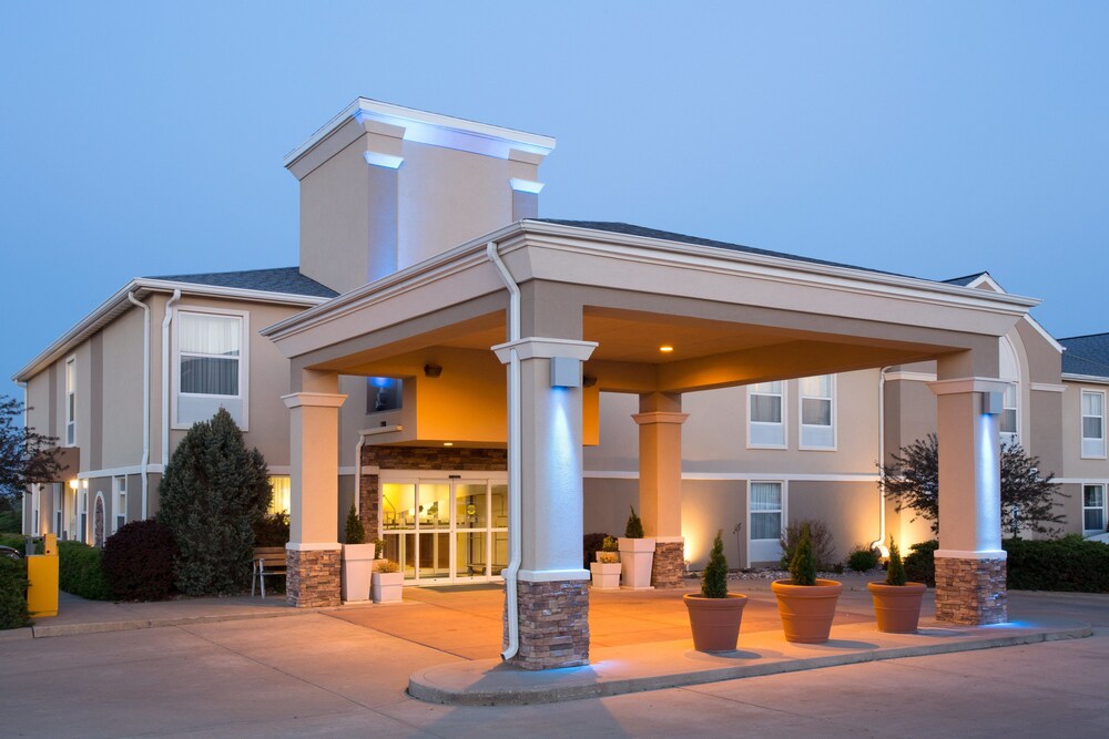 Abilene Inn & Suites - photo 30