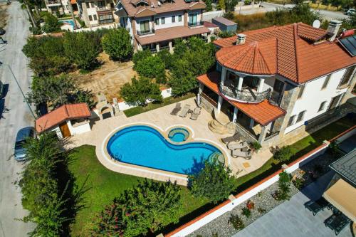 Hot tub Fireplace Pets Sleeps 11 Bbq Pool Parking — 4-Star Luxury Hotel in Dalyan, Turkey