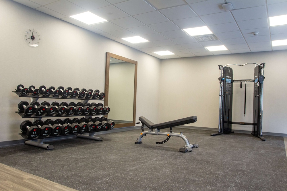 Hampton Inn & Suites North Attleboro - photo 22
