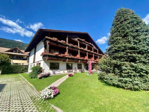 Hotel Garni Living — hotel in San Candido