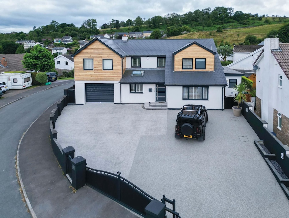 Castell Morlais Luxurious 5 Bed Pontsticill in Merthyr Tydfil, United Kingdom
