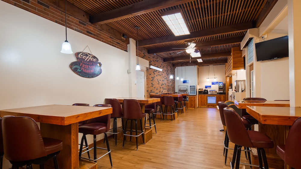Sturgis Lodge & Suites Travelodge by Wyndham - photo 13