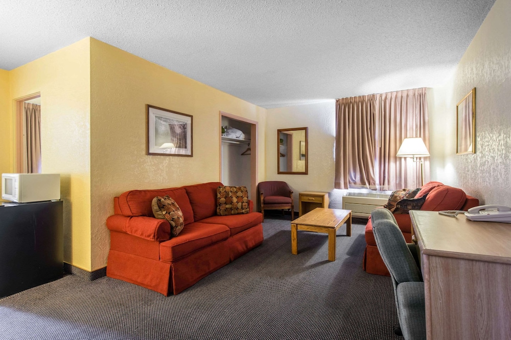 Rodeway Inn & Suites Colorado Springs CO - photo 27