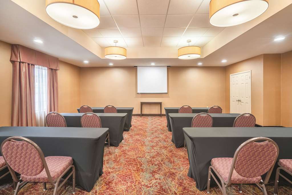 La Quinta Inn & Suites by Wyndham Smyrna TN Nashville - photo 27