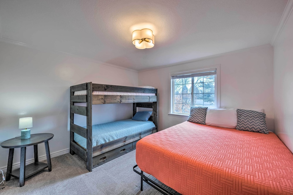 Spacious Layton Retreat w Private Hot Tub in Layton, United States