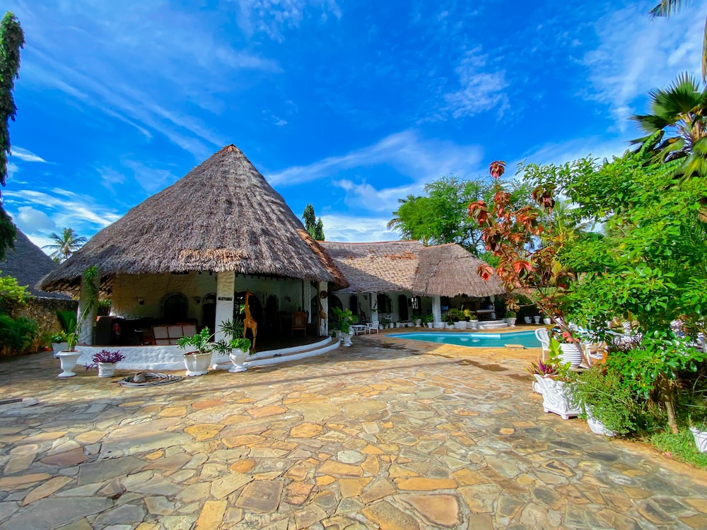 Mfalme Luxury Villas — 5-Star Luxury Hotel in Mombasa, Kenya