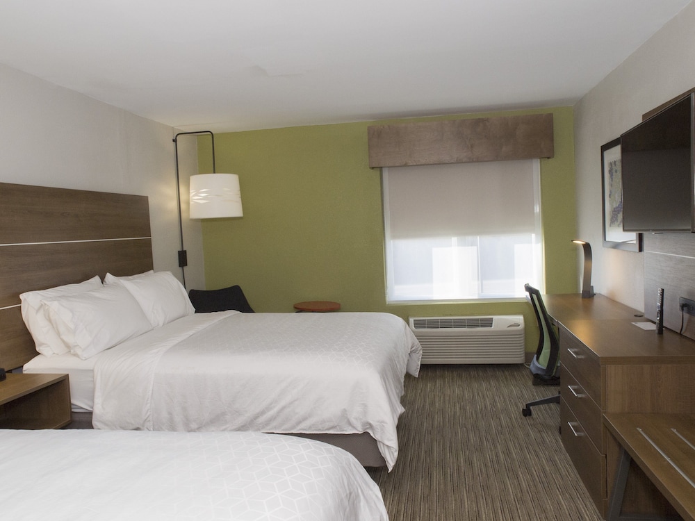 Holiday Inn Express Hotel & Suites Madison by IHG - photo 35