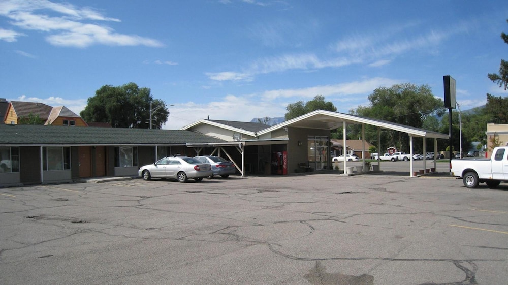 Heber Inn - photo 13