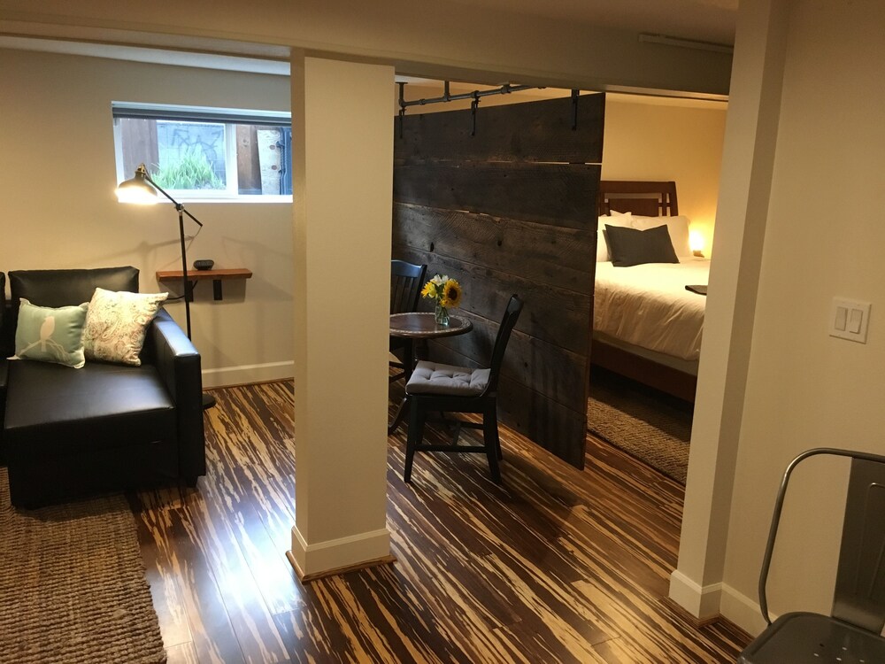 The Alberta Petite Hotel - photo 38