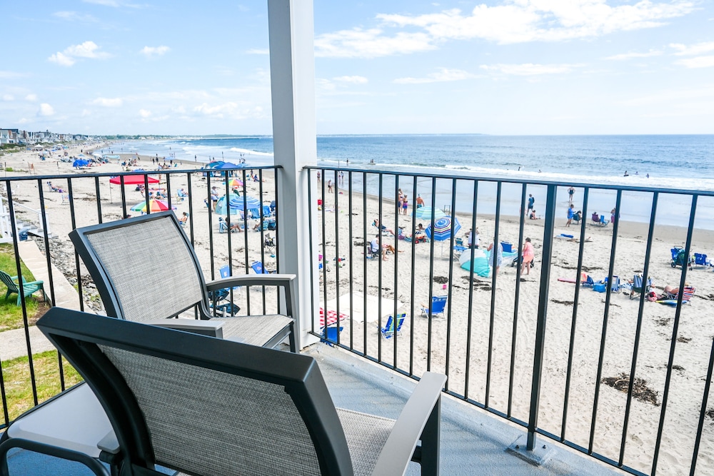 Atlantic Oceanfront Hotel - photo 22
