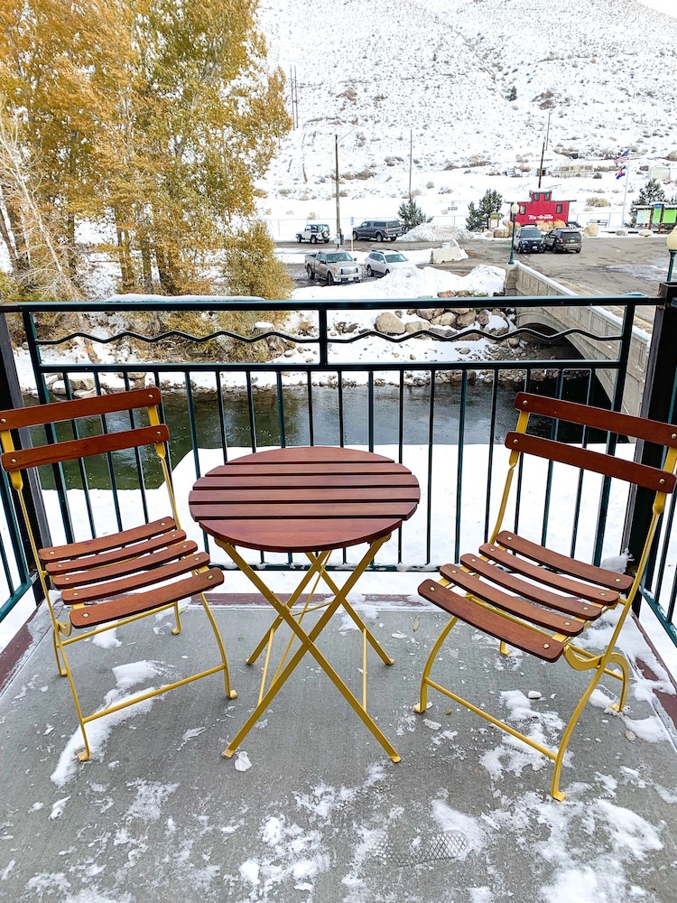 Manhattan Hotel Salida - photo 27